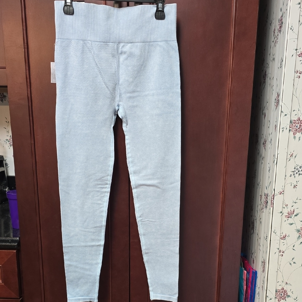 NWT. No Boundaries Light Blue Women's Leggings Size Small 4/6